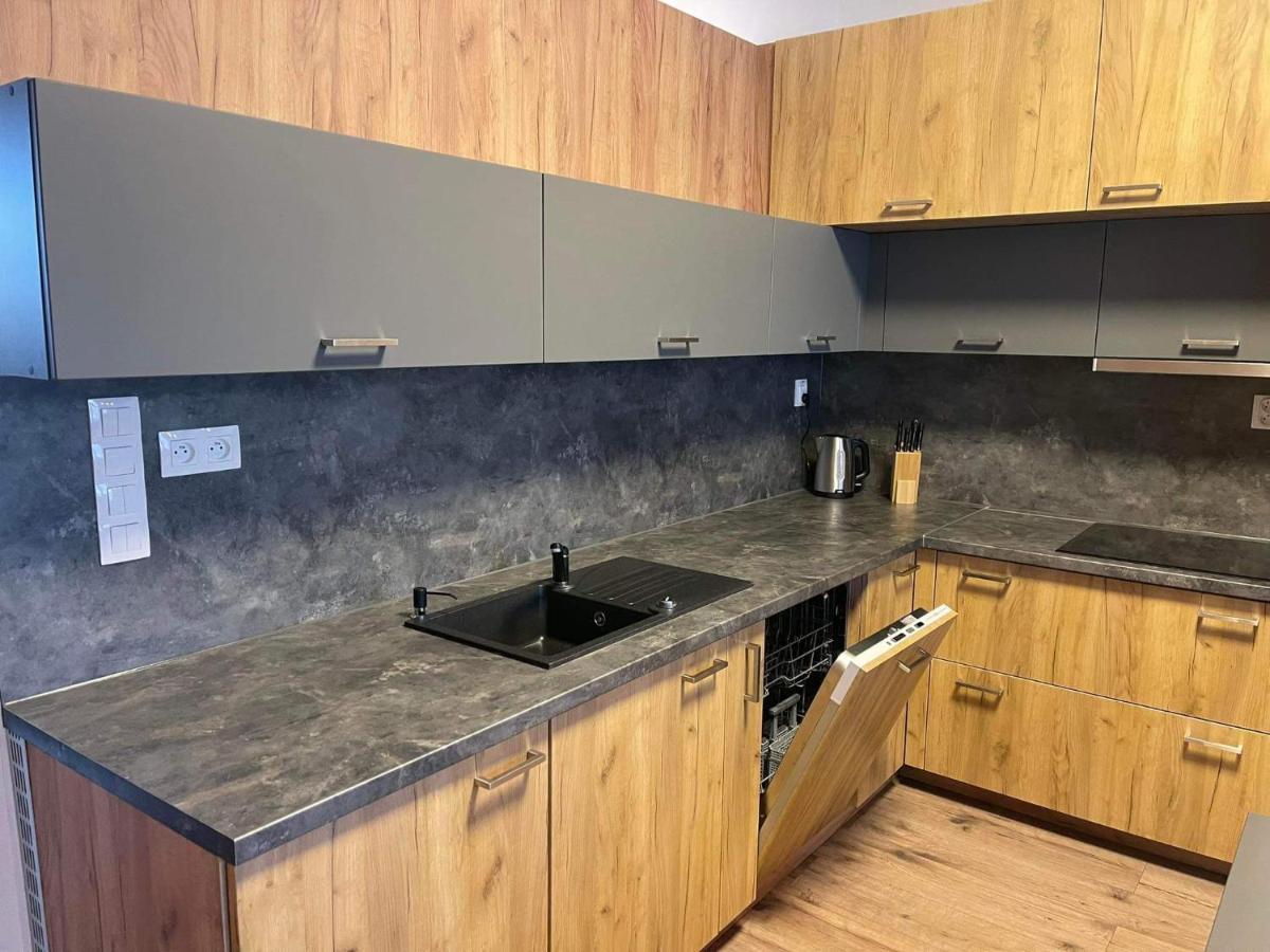 Apartman Tatrafun ตาตรันสกา ลอมนีจา ภายนอก รูปภาพ