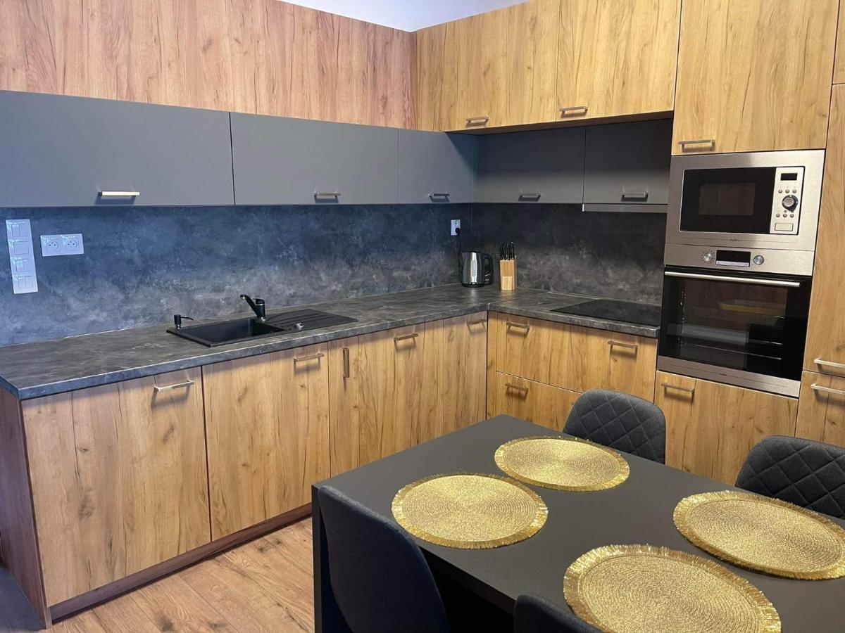 Apartman Tatrafun ตาตรันสกา ลอมนีจา ภายนอก รูปภาพ